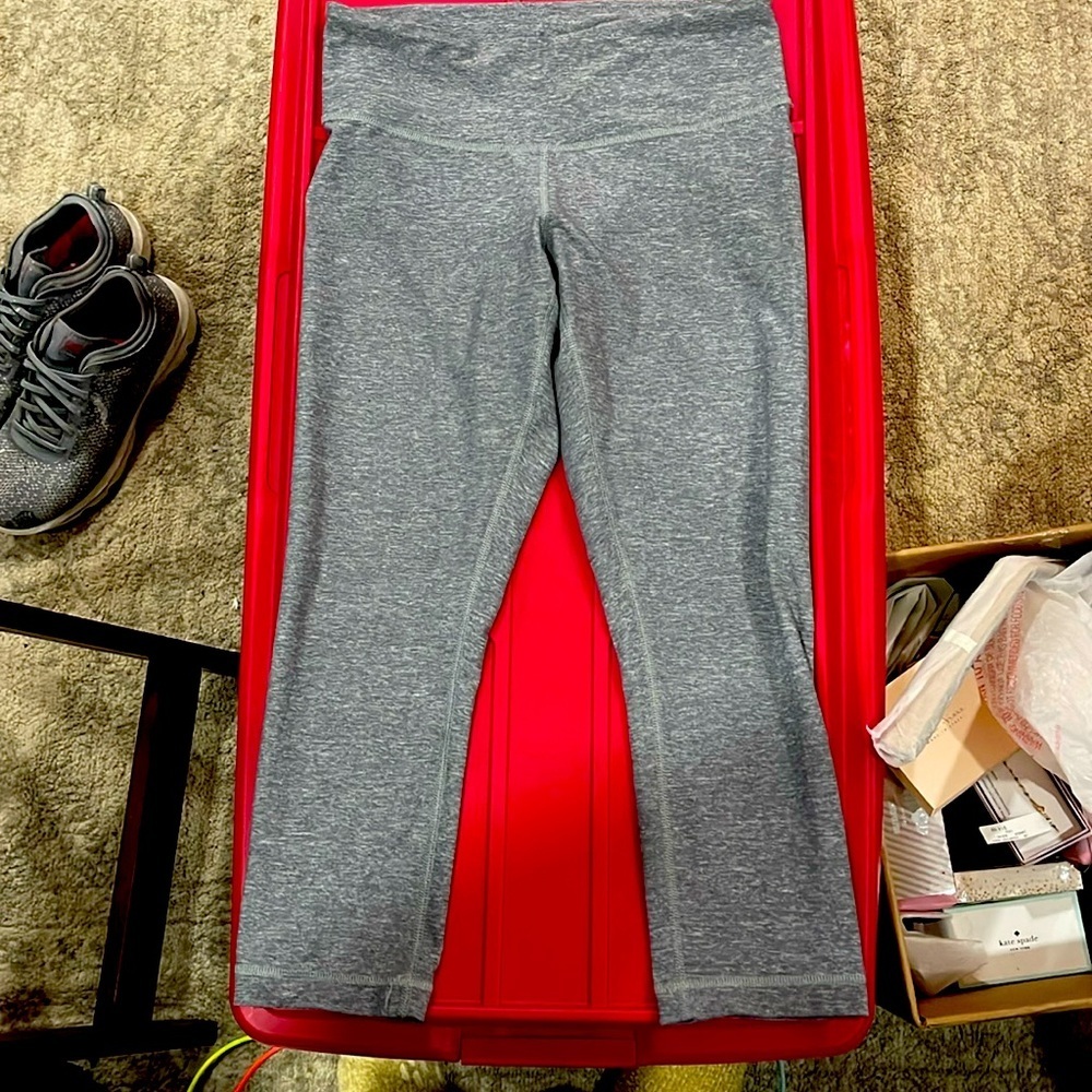 Lululemon size 6 crop 28” inseam